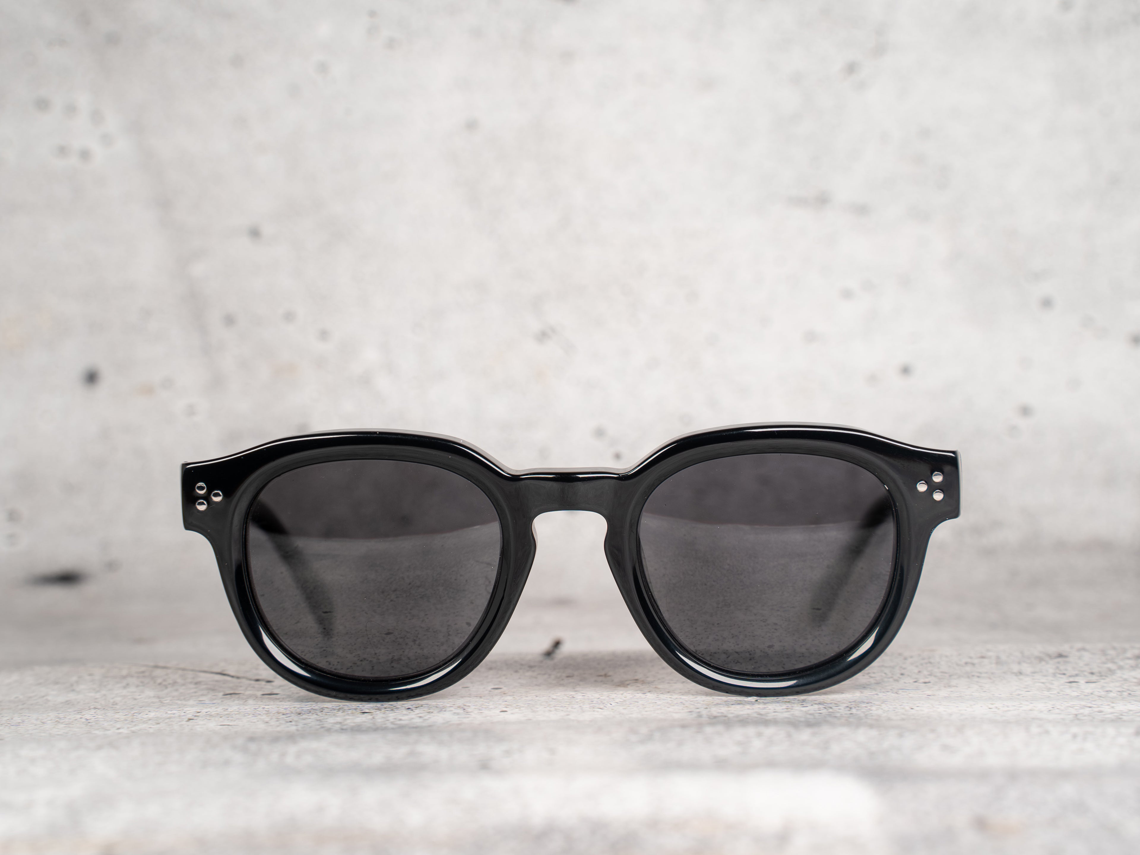 Traveller Black